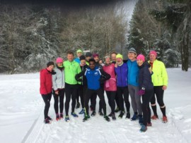 Samstagnachmittag gut gelaunt durch den Hochwald  Foto: Sabine König Trainingslager 2018